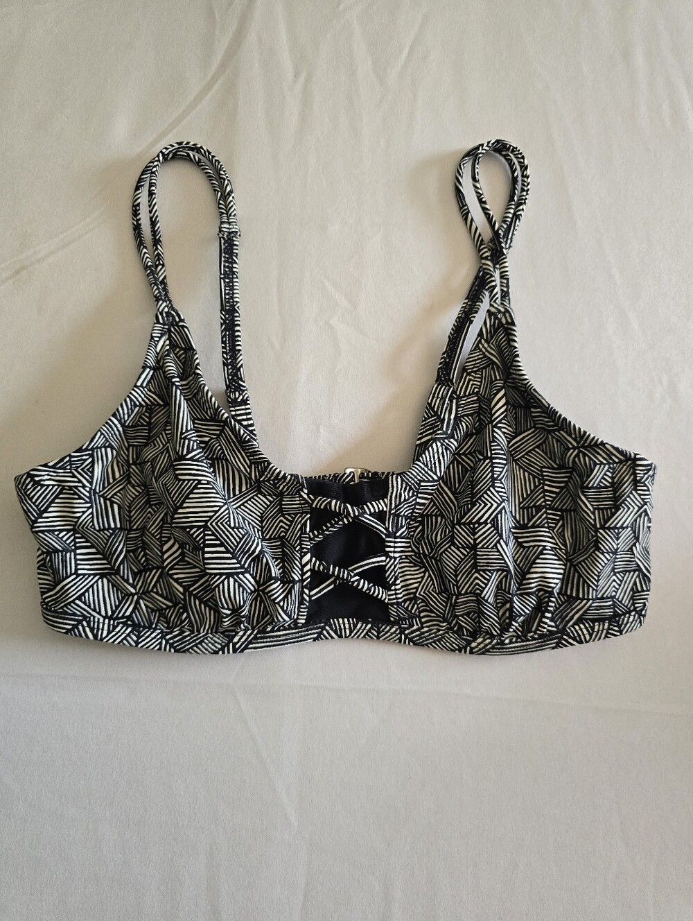 Athleta Bathing Suit Top Size 34 B/C